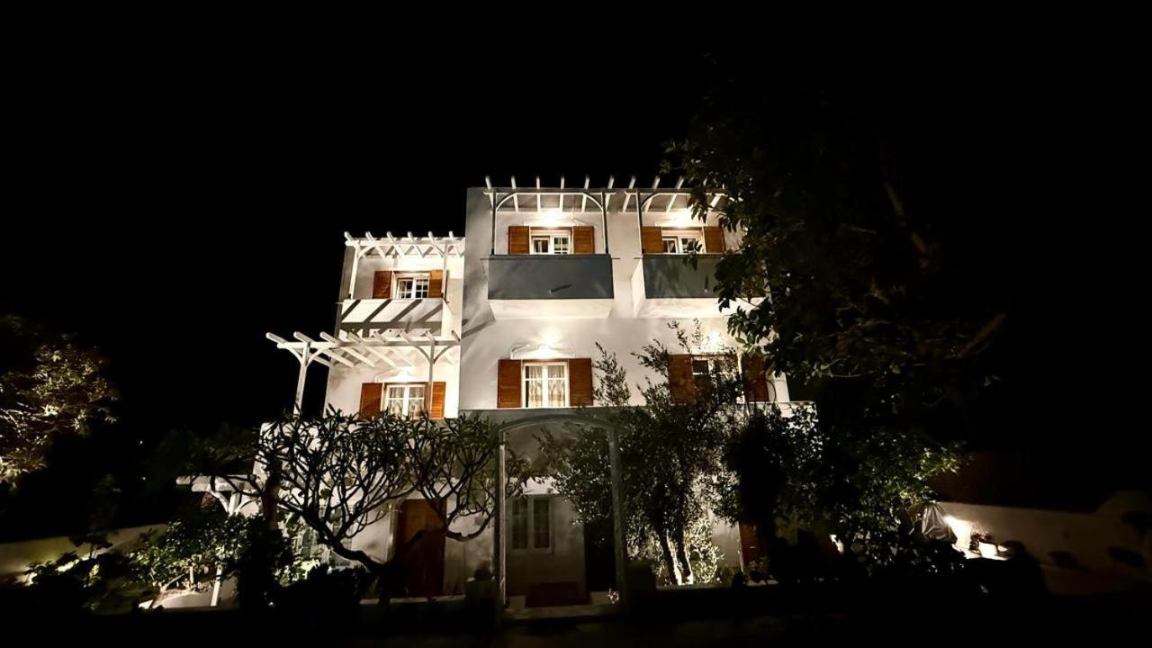 Deluxe Studios & Suites Ageri-Milos Adamantas  Exterior photo